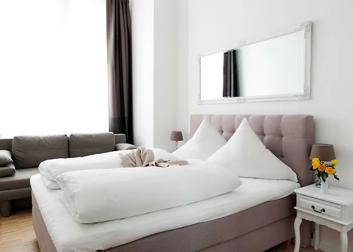 Sc 02 By Rockchair L Superhost Status L 4 Bedrooms Boxspringbeds 2 Bathrooms Balcony Elevator - Cozy Family & Business Flair Welcomes You! Apartamento Berlim