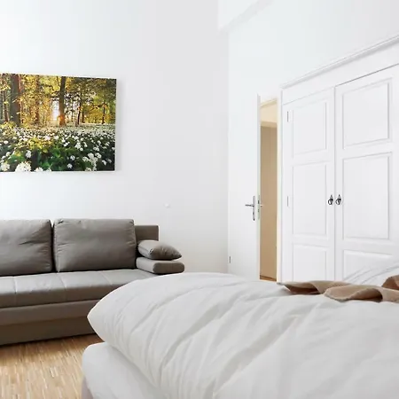 Apartment Sc 02 By Rockchair L Superhost Status L 4 Bedrooms Boxspringbeds 2 Bathrooms Balcony Elevator - Cozy Family & Business Flair Welcomes You!