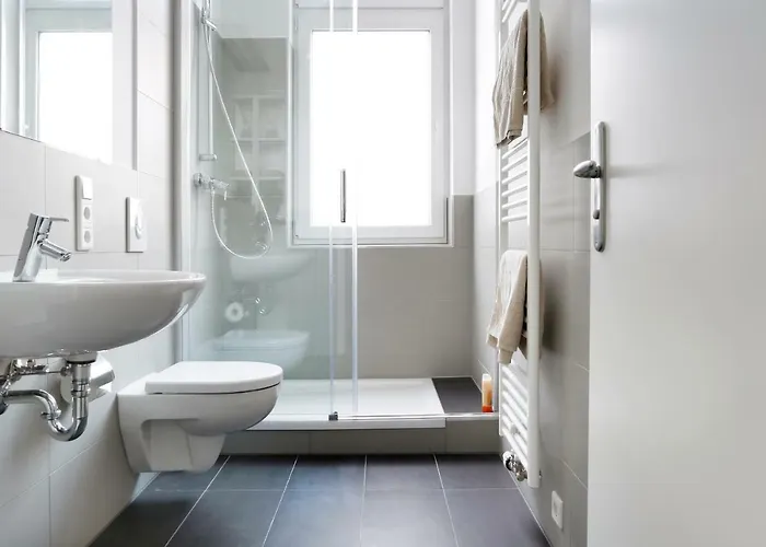 Sc 02 By Rockchair L Superhost Status L 4 Bedrooms Boxspringbeds 2 Bathrooms Balcony Elevator - Cozy Family & Business Flair Welcomes You! Apartamento Berlín