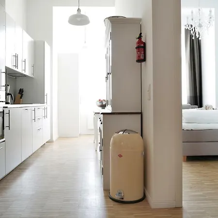 Sc 02 By Rockchair L Superhost Status L 4 Bedrooms Boxspringbeds 2 Bathrooms Balcony Elevator - Cozy Family & Business Flair Welcomes You! *